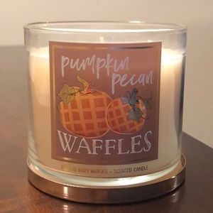 BBW Pumpkin Pecan Waffles Candle